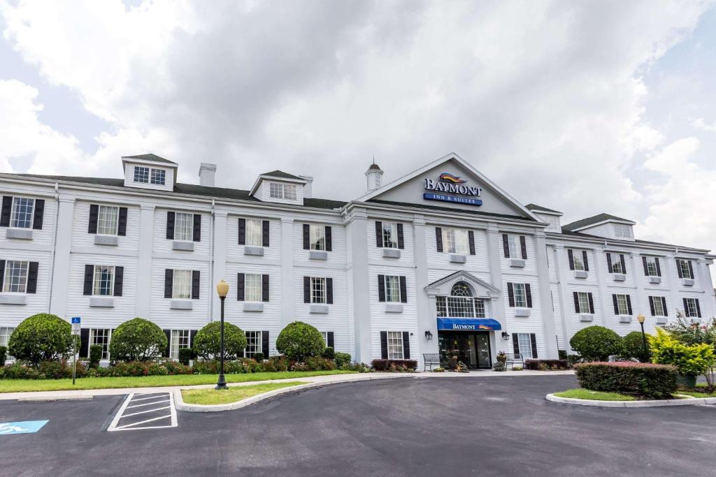 Baymont by Wyndham Lakeland image
