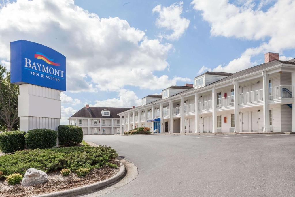 Baymont by Wyndham Hickory image