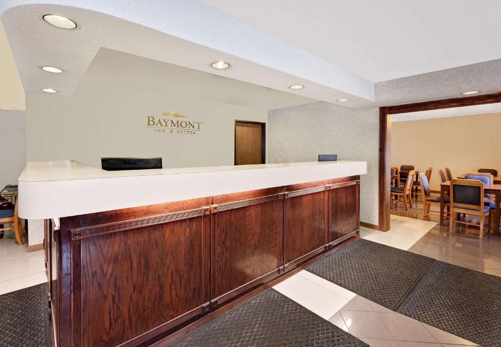 Baymont by Wyndham Battle Creek Downtown photo 1