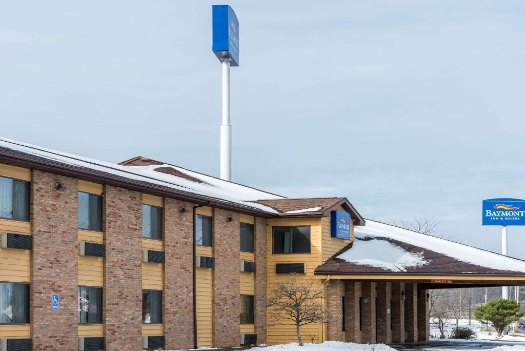 Baymont by Wyndham Cambridge photo 1