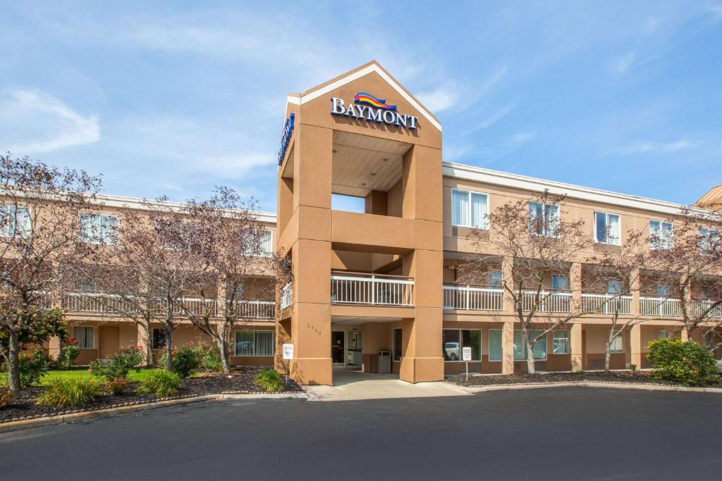 Baymont by Wyndham Canton image