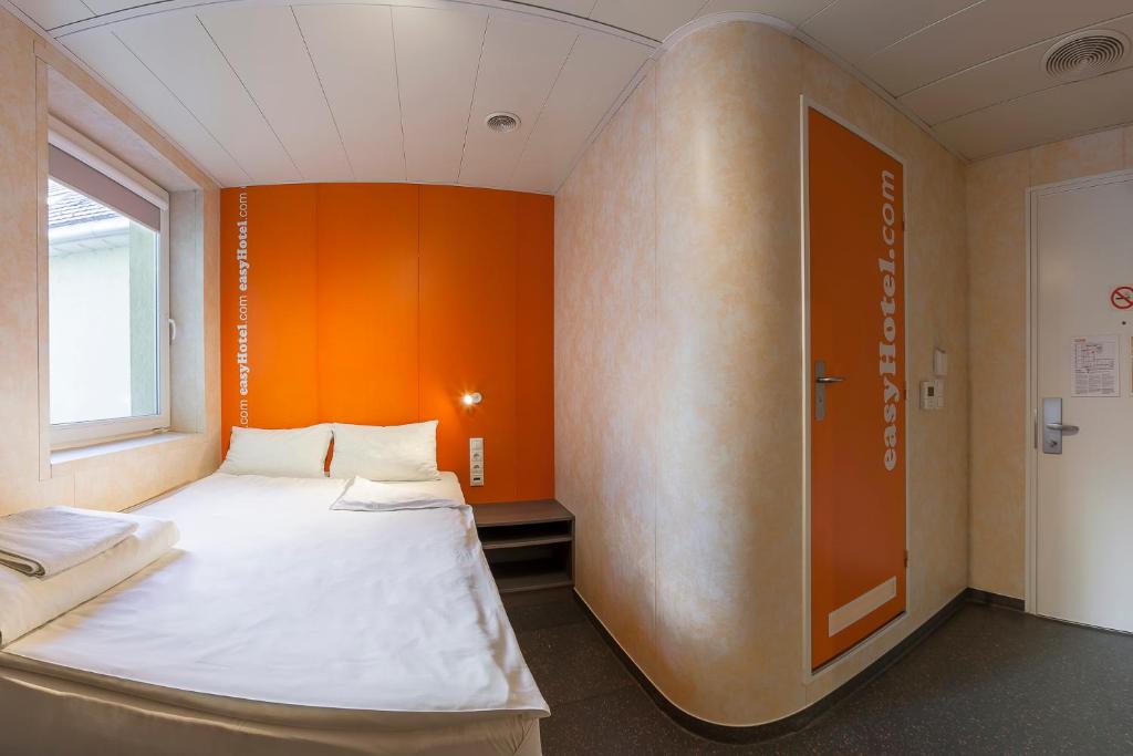 Двухместный (Стандартный двухместный номер с 1 кроватью), easyHotel Budapest Oktogon