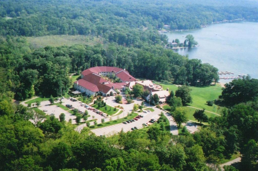 Potawatomi Inn & Cabins photo 2