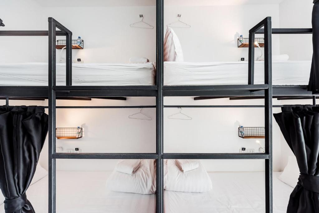 Номер (Кровать в общем 4-местном номере для мужчин и женщин), Book a Bed Poshtel