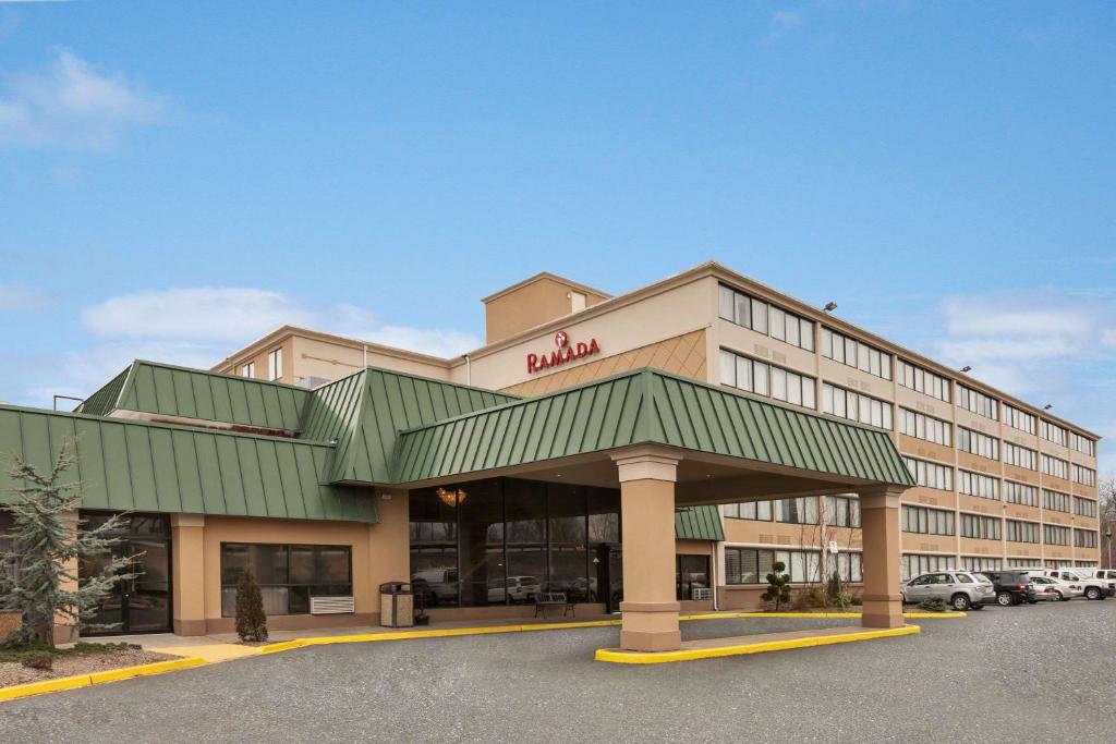 Ramada by Wyndham Rochelle Park Near Paramus image
