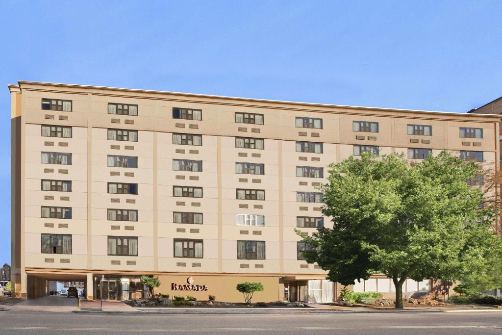 Ramada by Wyndham East Orange image