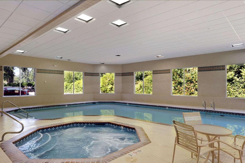 Ramada by Wyndham Olympia photo 2