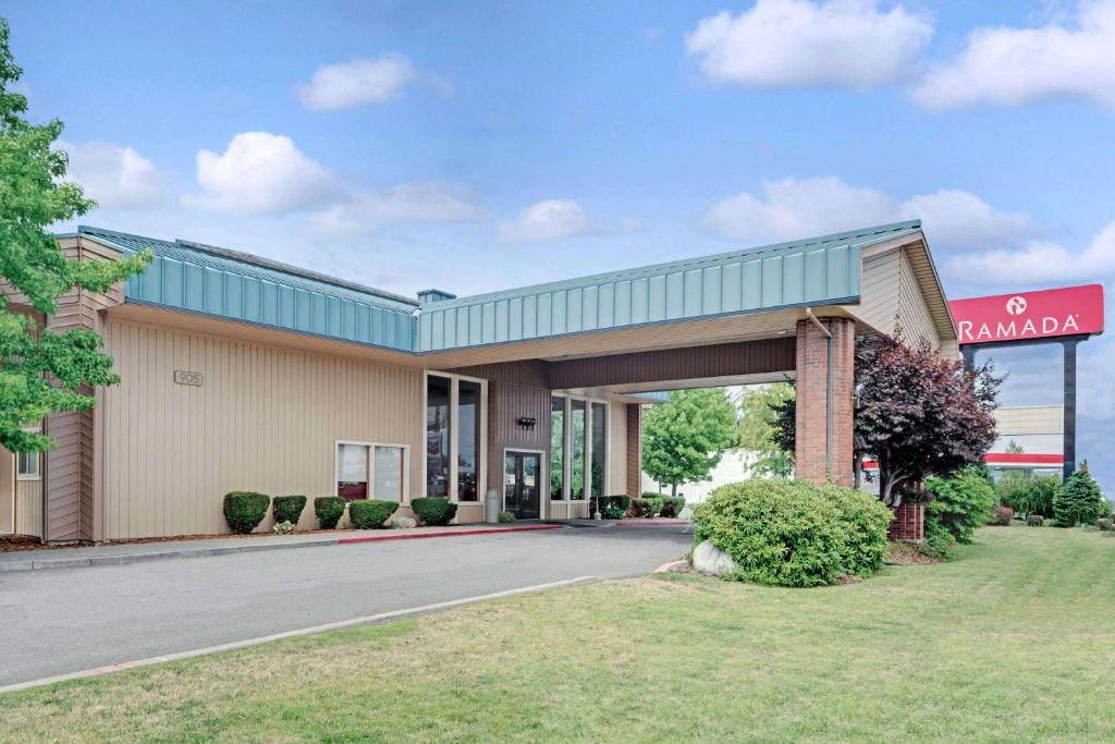 Ramada by Wyndham Spokane Valley photo 1