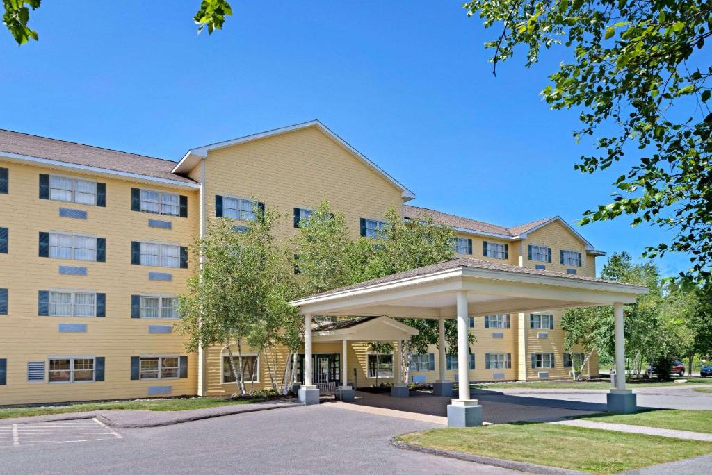 Ramada by Wyndham Saco/Old Orchard Beach Area image