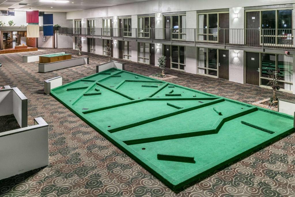 Ramada by Wyndham Odessa Near University of Texas Permian photo 1