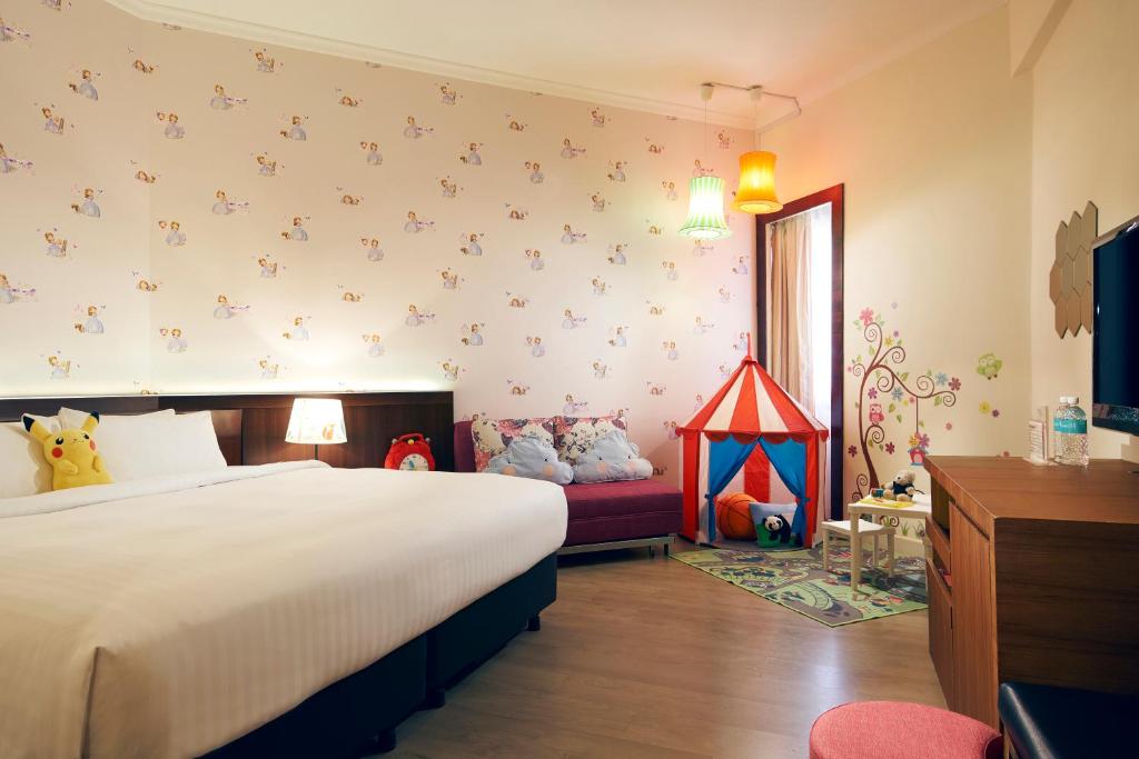 Семейный (Улучшенный семейный номер), Village Hotel Bugis by Far East Hospitality