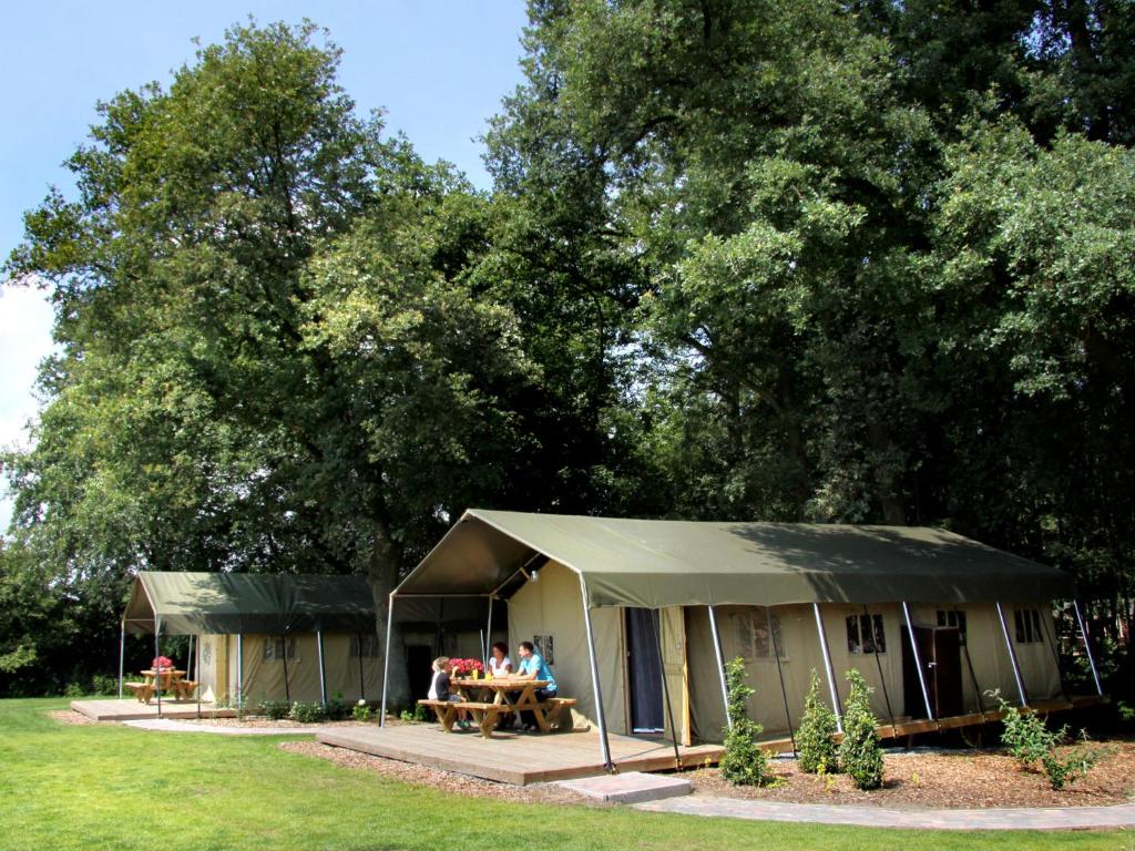 Atmospheric tent lodge with dishwasher in Twente photo 1