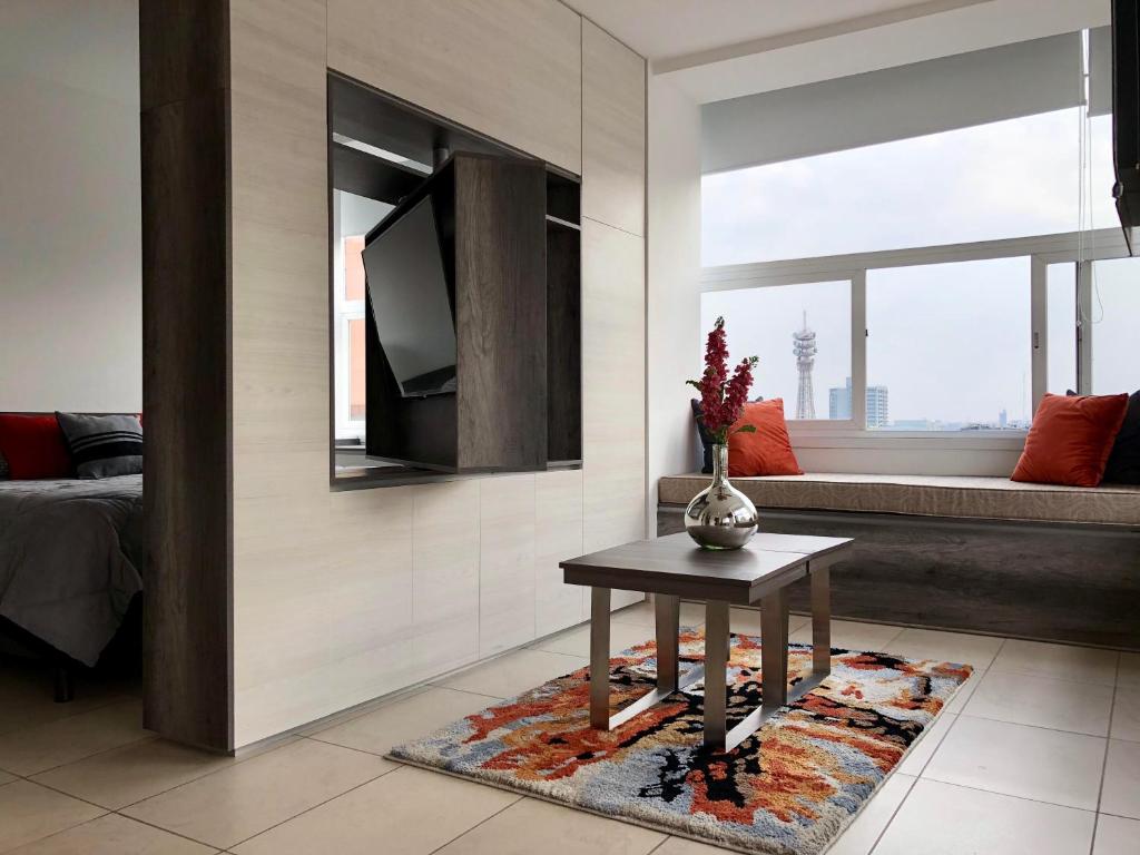 Boutique Apartment Downtown 1106 - Tap to explore photos