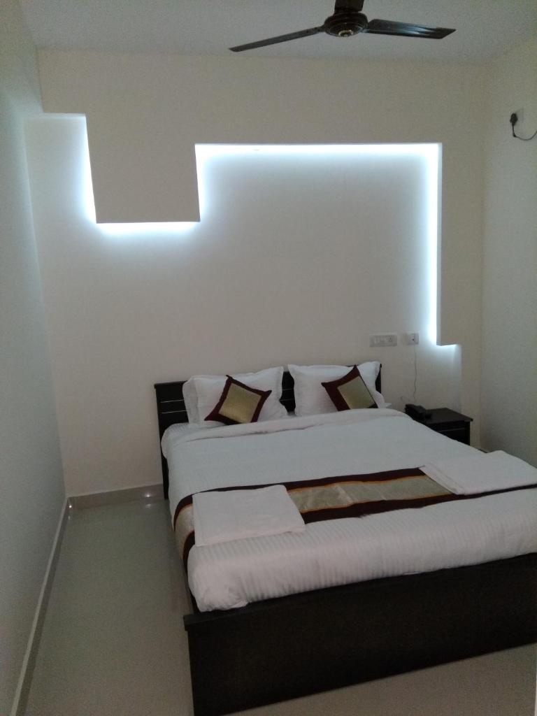 Двухместный (Двухместный номер Делюкс с 1 кроватью (для 2 взрослых и 1 ребенка)), 7Hills service apartment