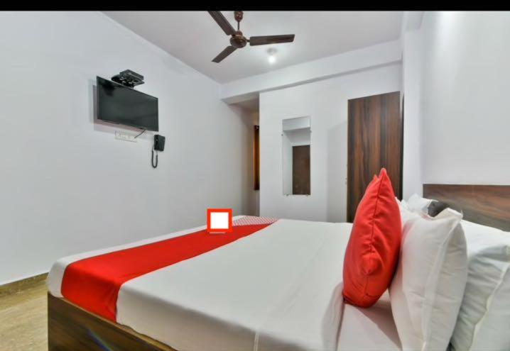 Sweet AC Rooms near KFC Restaurant photo 4