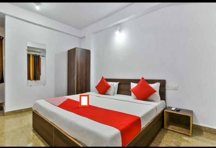 Двухместный (Двухместный номер Делюкс с 1 кроватью), Sweet AC Rooms near KFC Restaurant
