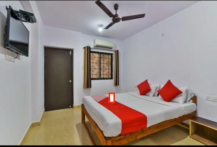 Двухместный (Двухместный номер Делюкс с 1 кроватью), Sweet AC Rooms near KFC Restaurant