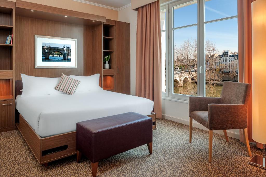 Двухместный (Апартаменты-студио, вид на Сену), Citadines Saint-Germain-des-Prés Paris