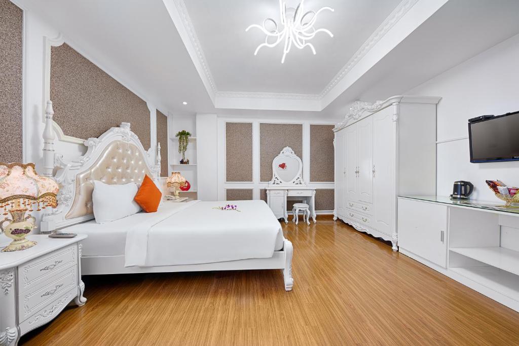 Двухместный (Номер Делюкс с кроватью размера «queen-size»), Maple Hotel Danang