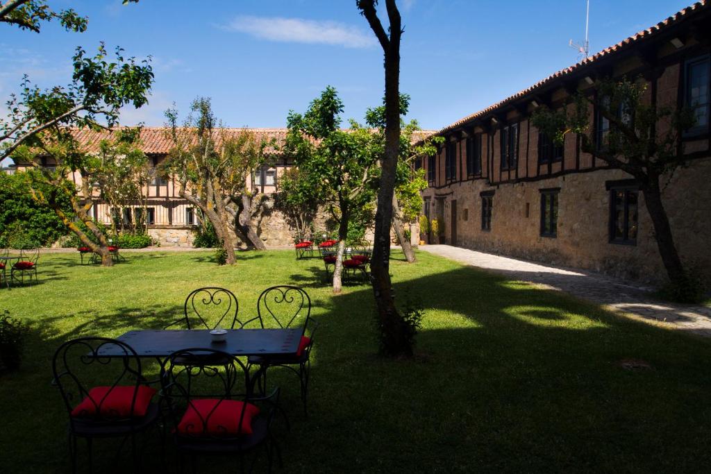 Hotel Posada Santa Maria la Real photo 3