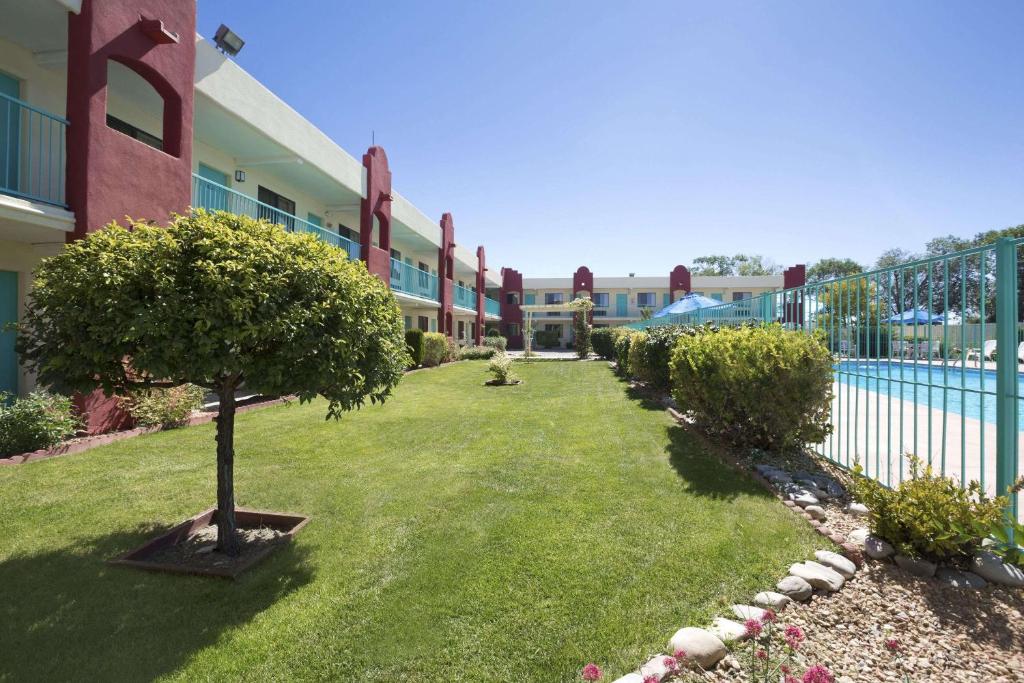 Days Inn by Wyndham Santa Fe New Mexico image