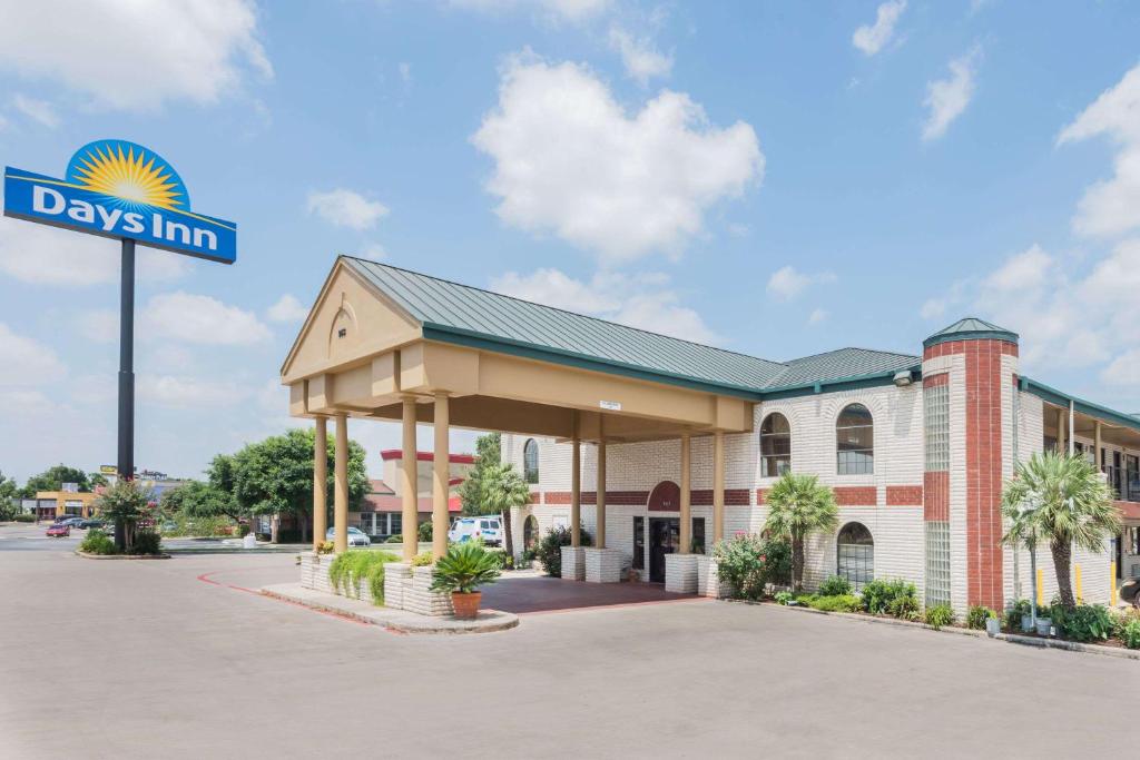 Days Inn by Wyndham New Braunfels photo 1