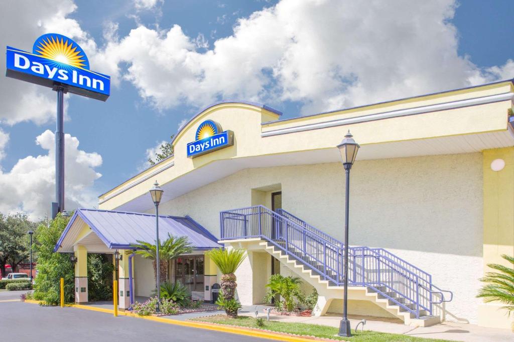 Days Inn by Wyndham Tallahassee University Center image