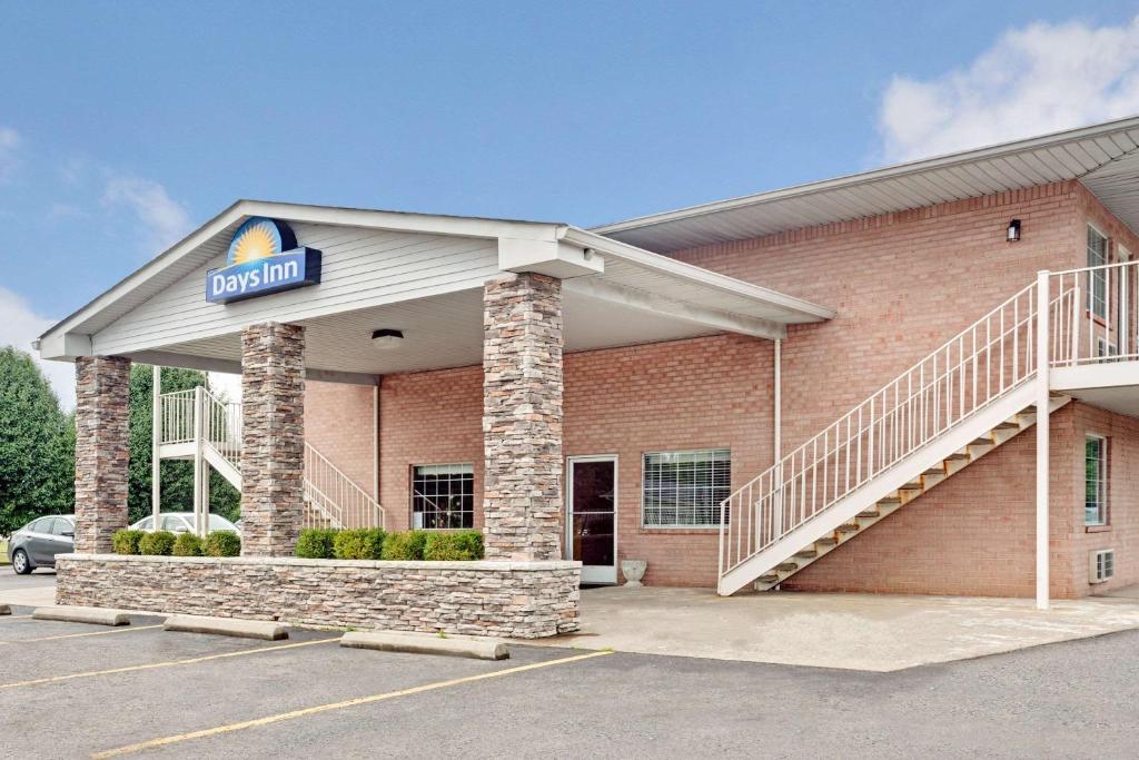 Days Inn by Wyndham Joelton/Nashville image