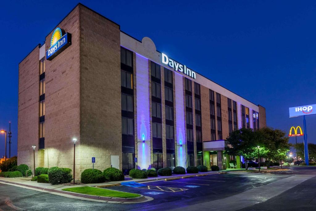 Days Inn by Wyndham Amarillo East image