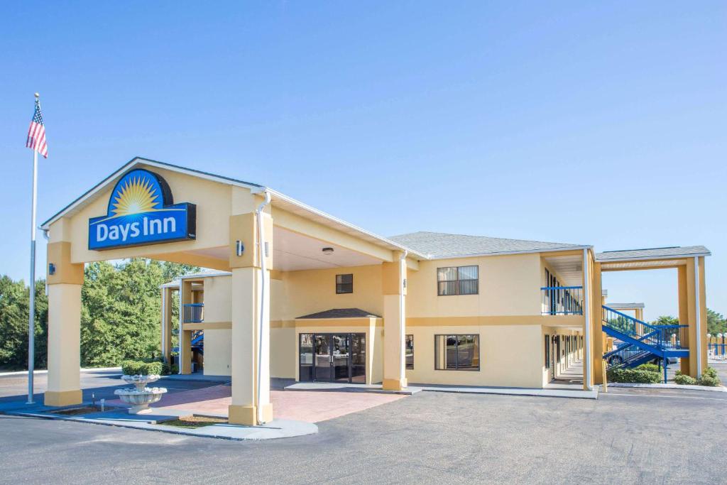 Days Inn by Wyndham Enterprise image