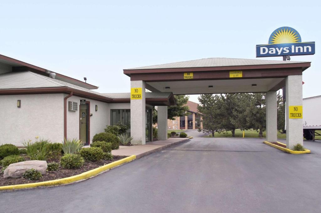 Days Inn by Wyndham Plainfield image