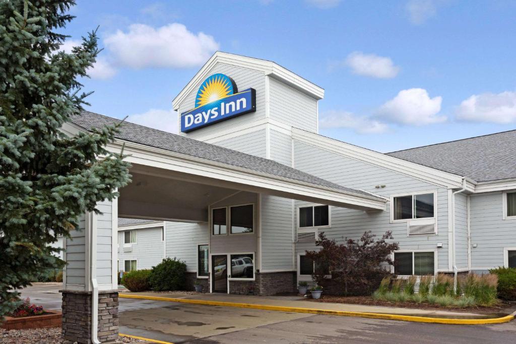 Days Inn by Wyndham Cheyenne image