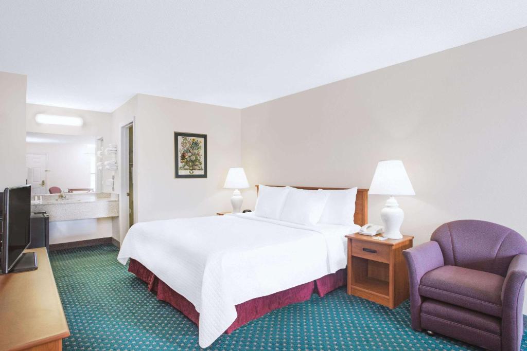 Days Inn by Wyndham Wytheville photo 4