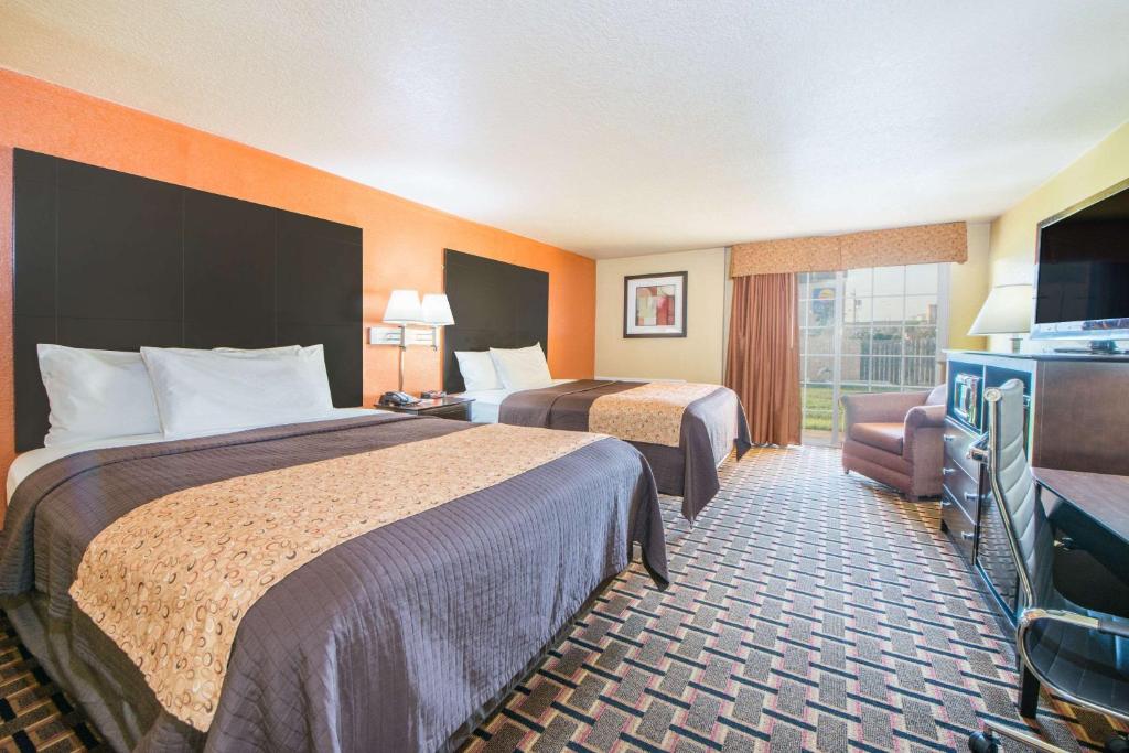Days Inn by Wyndham Joplin photo 3