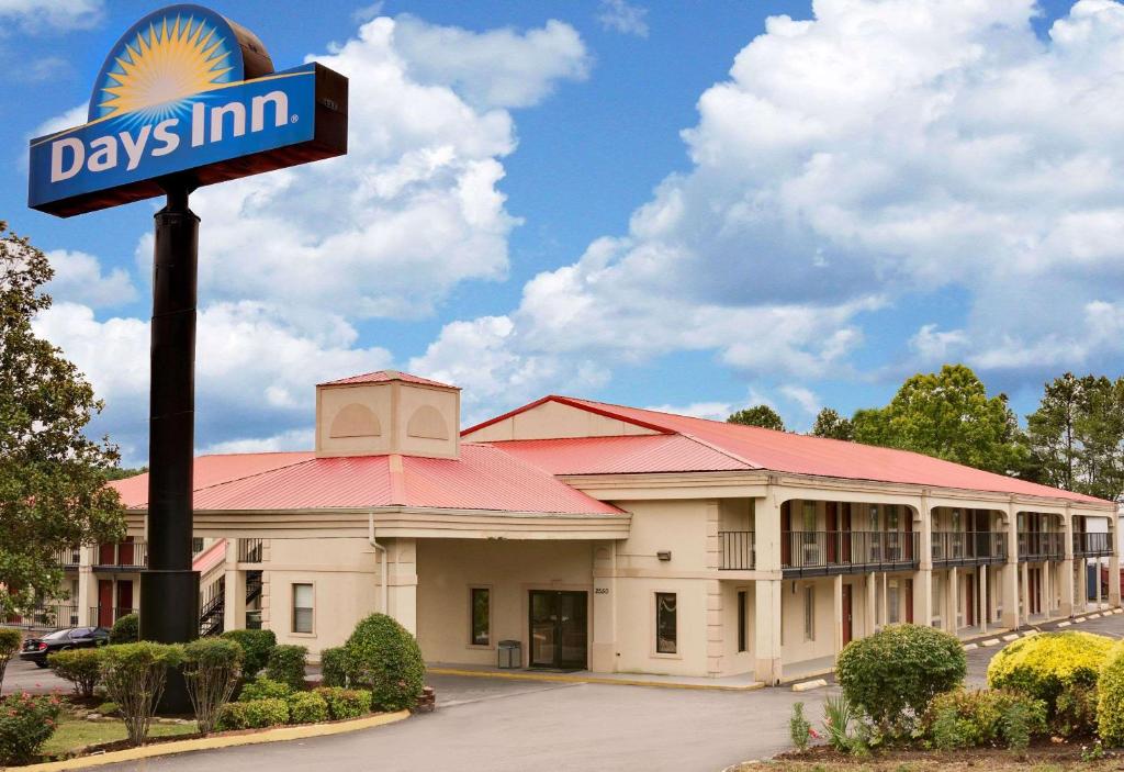 Days Inn by Wyndham Cleveland TN image