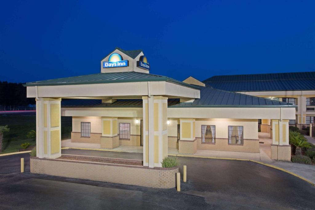 Days Inn by Wyndham Hammond photo 2