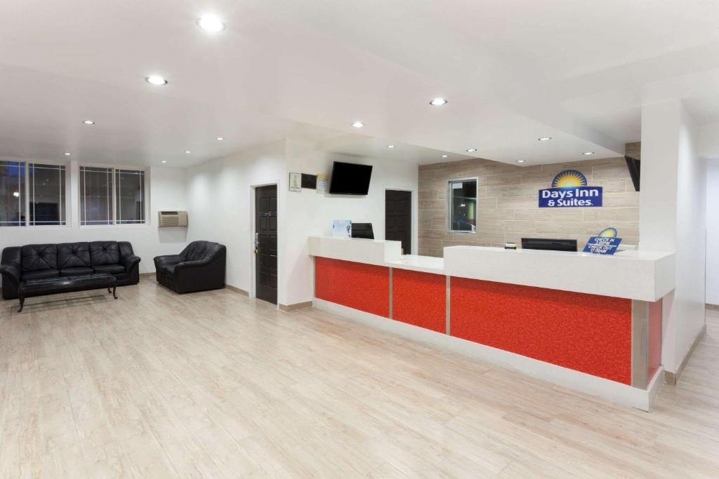 Days Inn by Wyndham Mission Valley/SDSU image