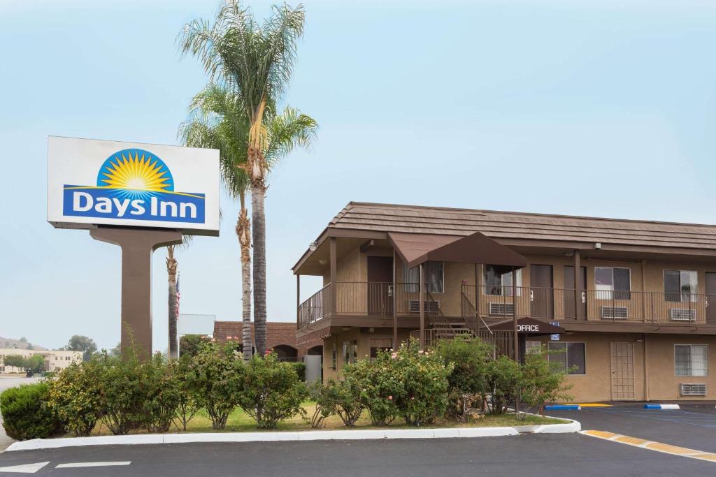 Days Inn by Wyndham San Bernardino image