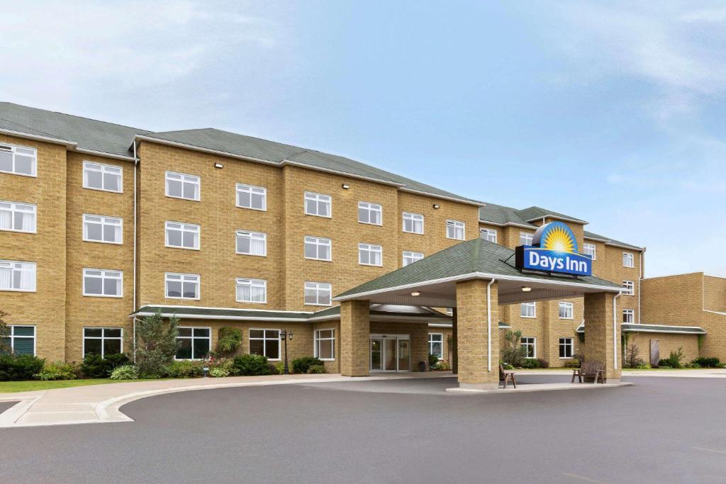 Days Inn by Wyndham Oromocto Conference Centre photo 1