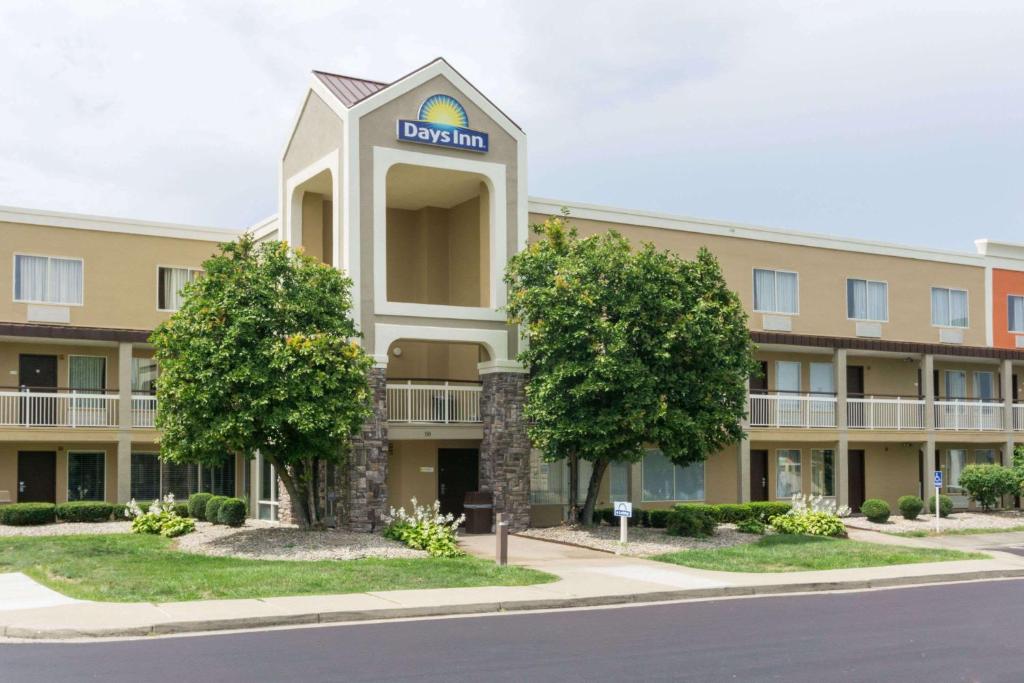 Days Inn by Wyndham Florence Cincinnati Area image