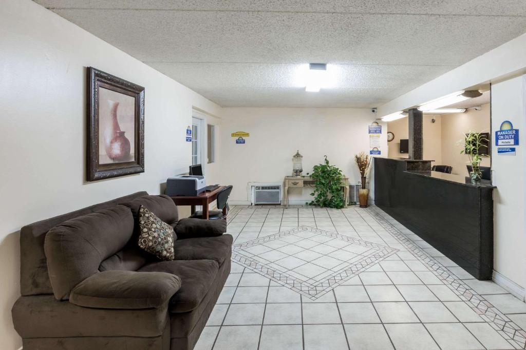 Days Inn by Wyndham Midland photo 1