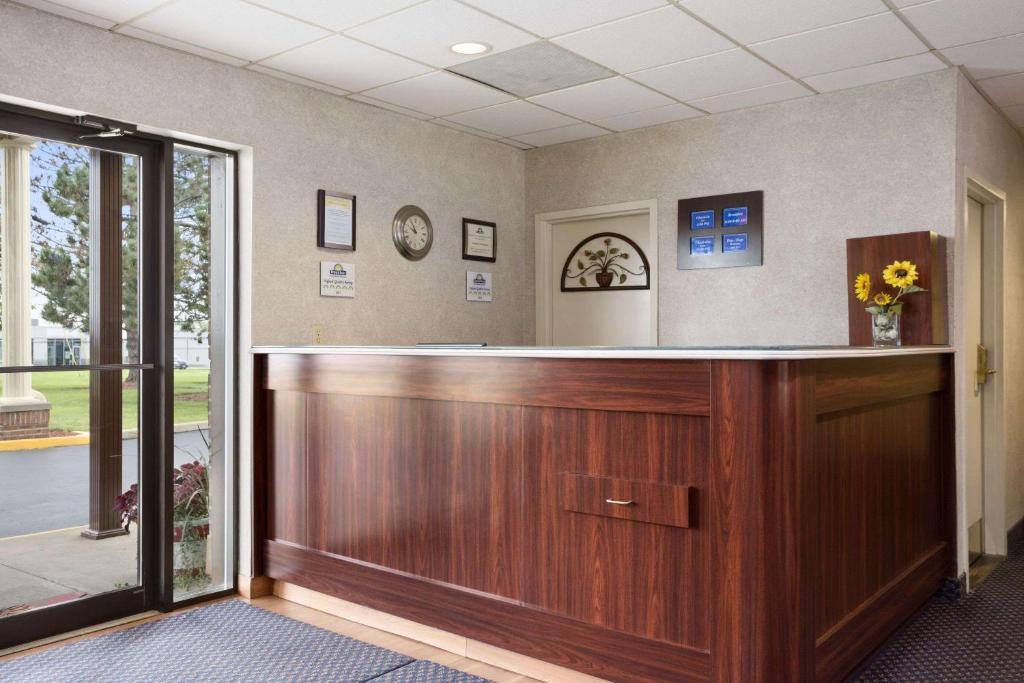 Days Inn by Wyndham Middletown photo 2