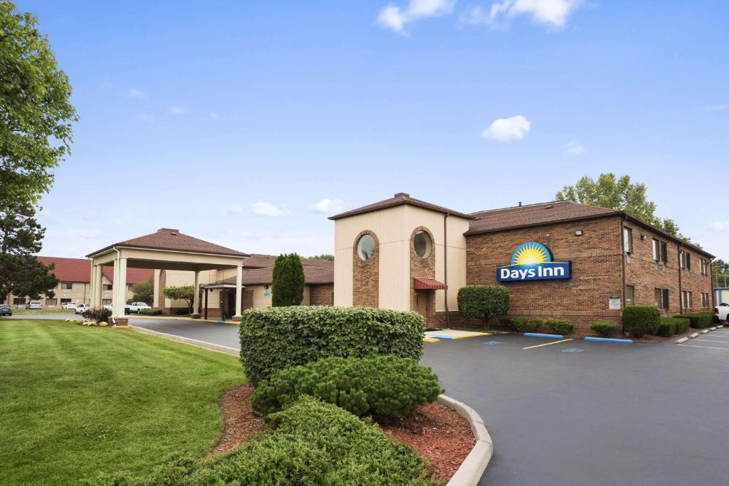 Days Inn by Wyndham Middletown image