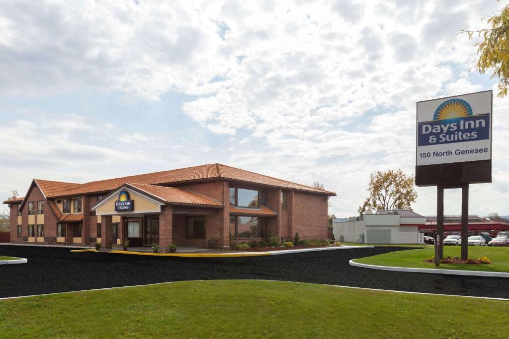 Days Inn by Wyndham Utica image