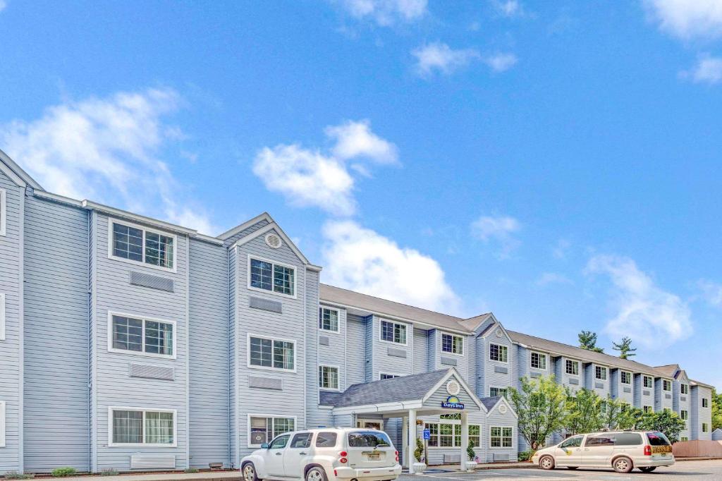 Days Inn by Wyndham Sturbridge image