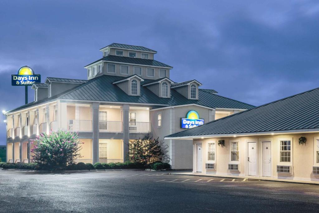 Days Inn by Wyndham Trumann AR image