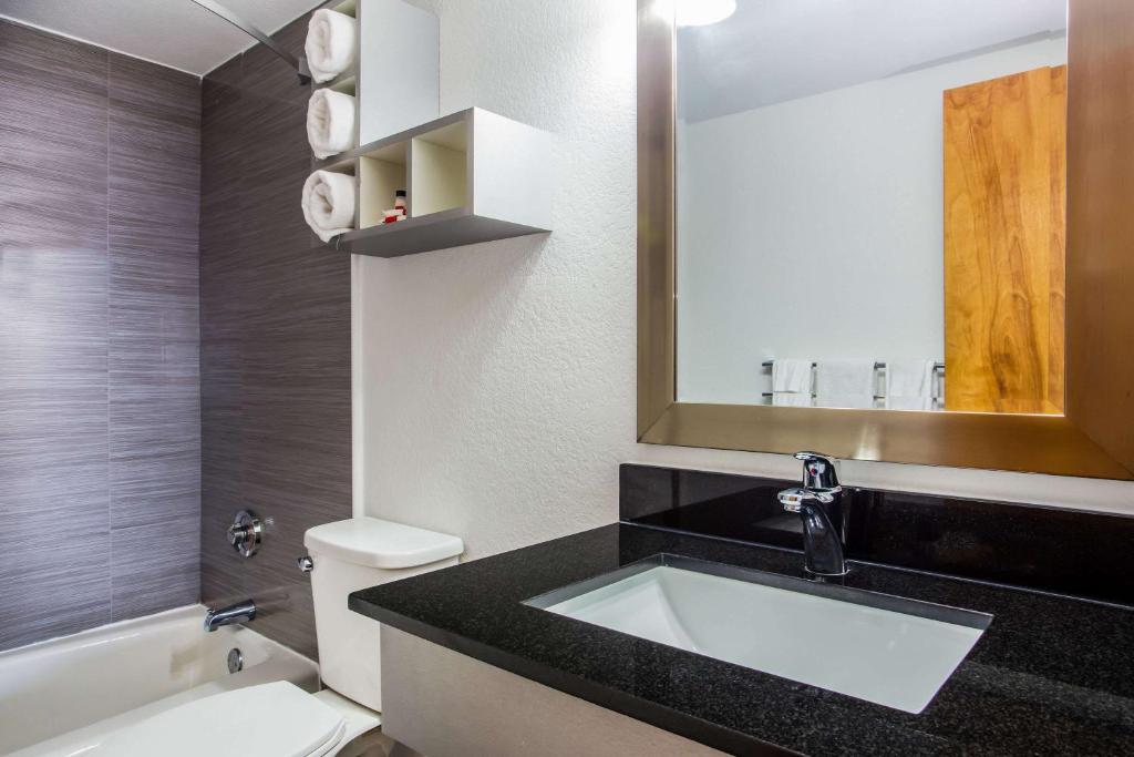 Arya Blu Inn and Suites photo 4