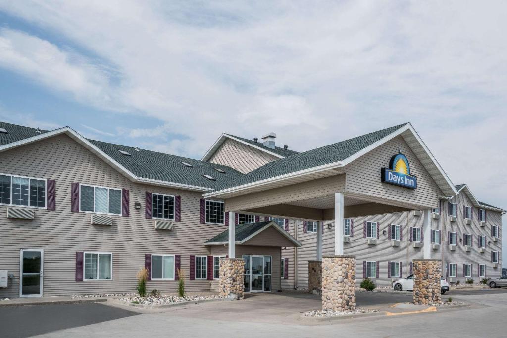 Days Inn by Wyndham Fargo/Casselton image