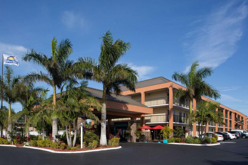 Days Inn by Wyndham Sarasota Bay image
