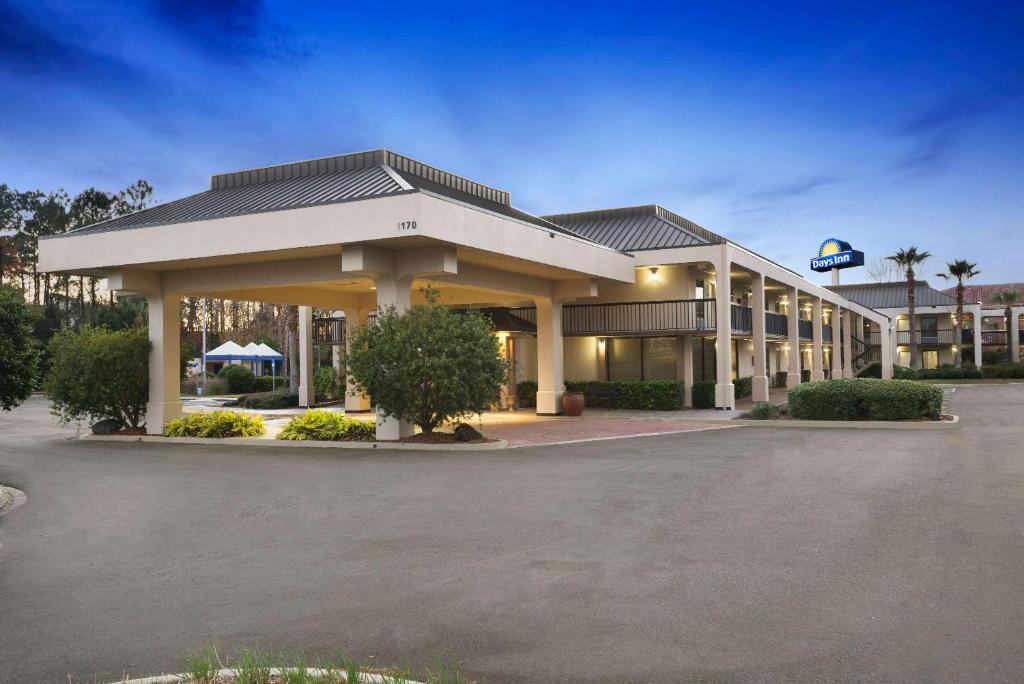Days Inn by Wyndham Jacksonville Airport image
